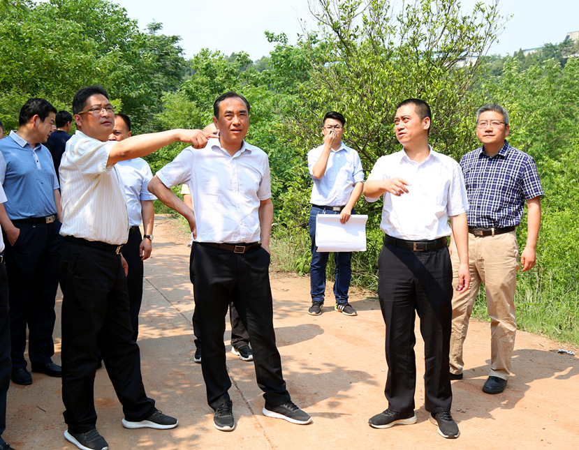 綜合整治環(huán)保項目 全力守護綠水青山 ——市委副書記、市長趙輝視察城市黑臭水體整治及污水垃圾處理設(shè)施項目